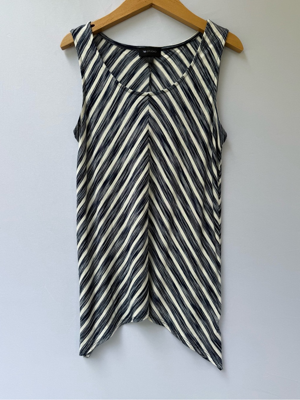 AB Studio Navy and White Striped V-Neck Sleeveless Tunic, Medium, NWOT